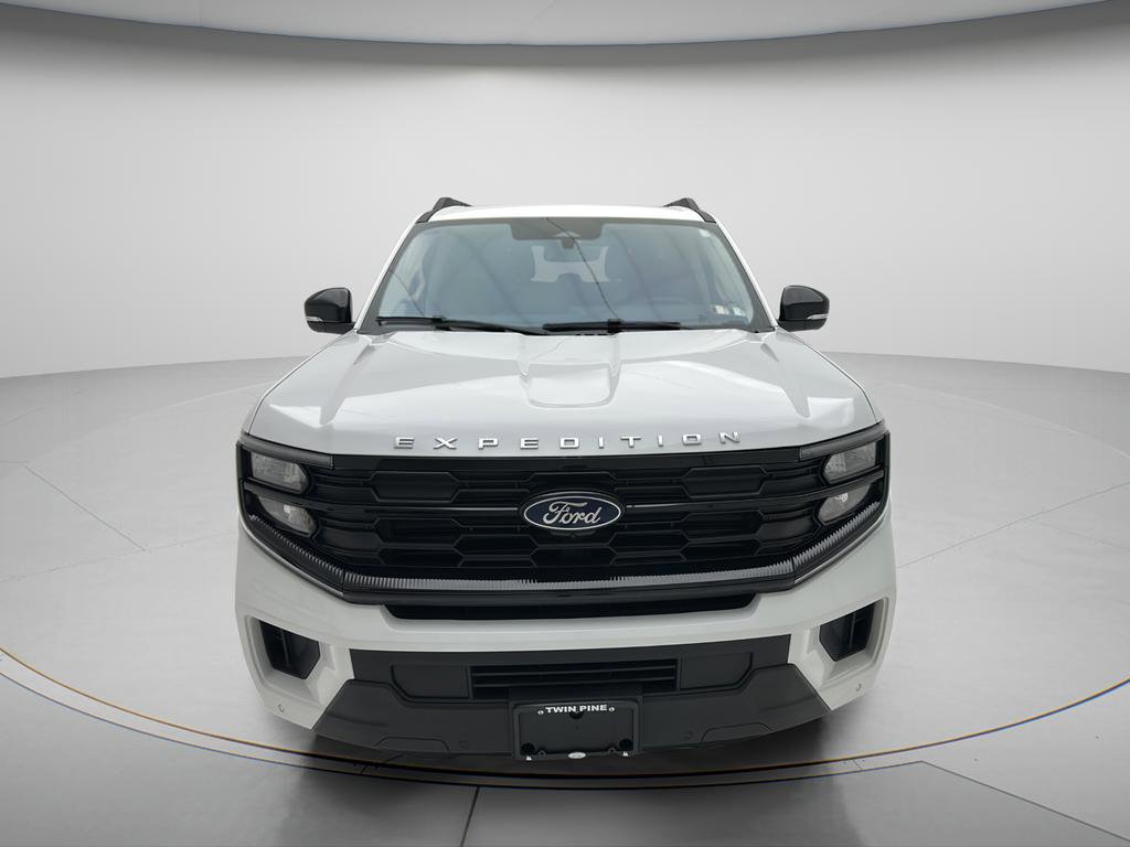 Used 2025 Ford Expedition Active AWD/4WD image 2