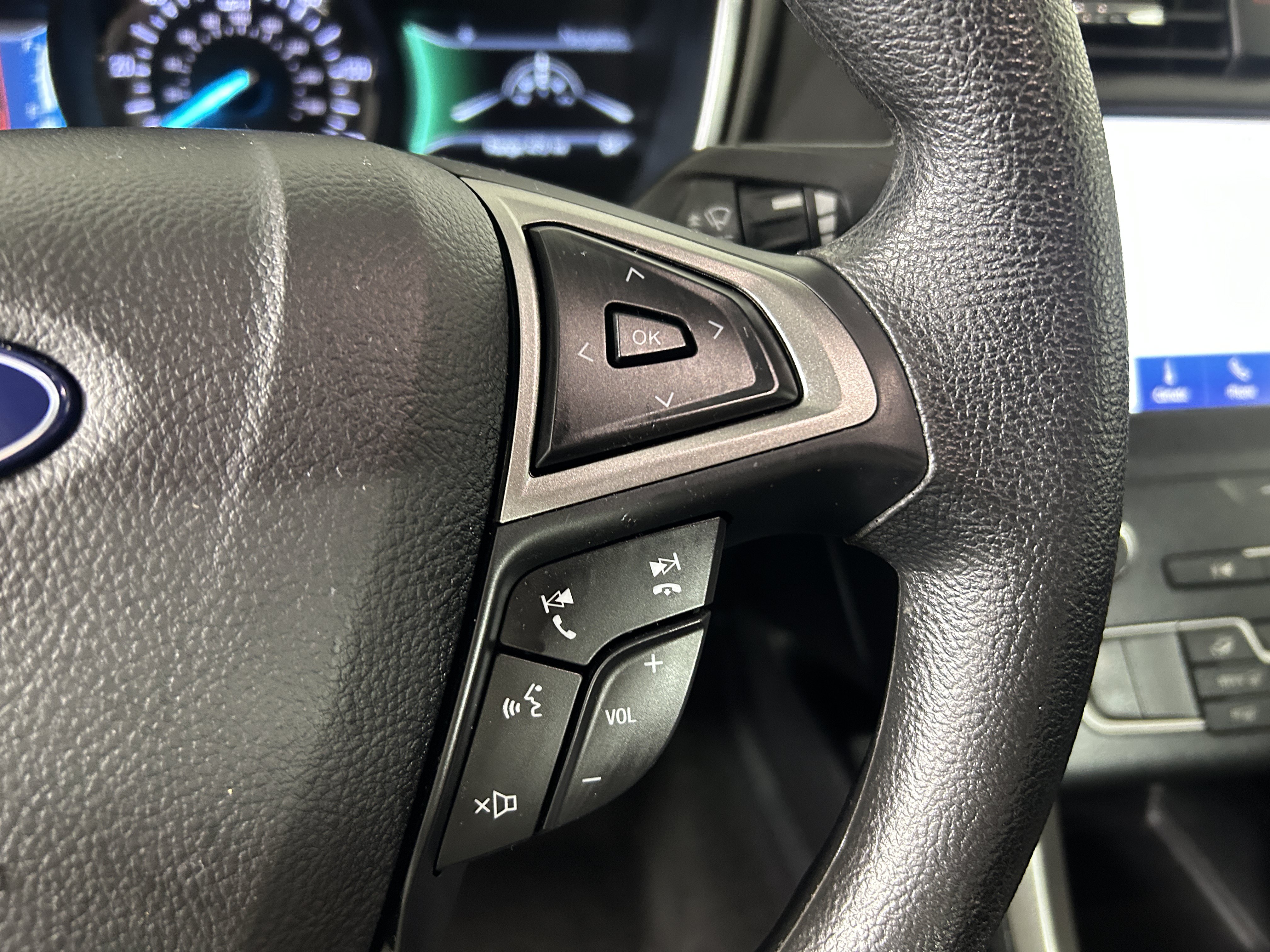 Used 2020 Ford Fusion SE FWD image 16