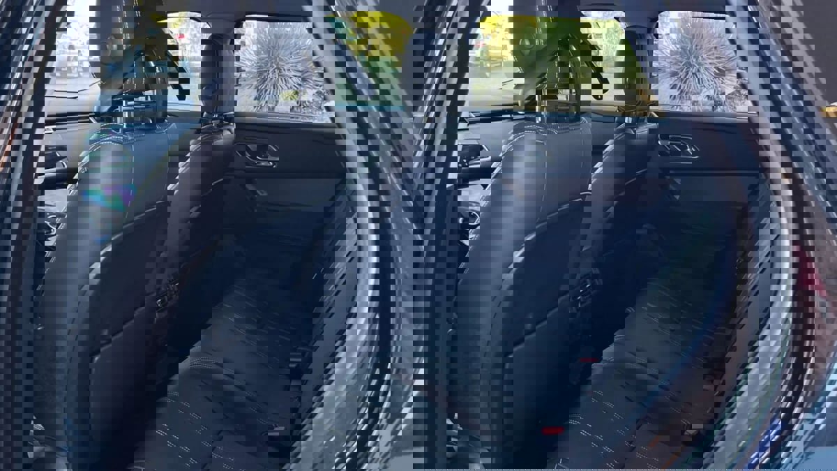 Used 2019 Land Rover Range Rover Velar S image 41