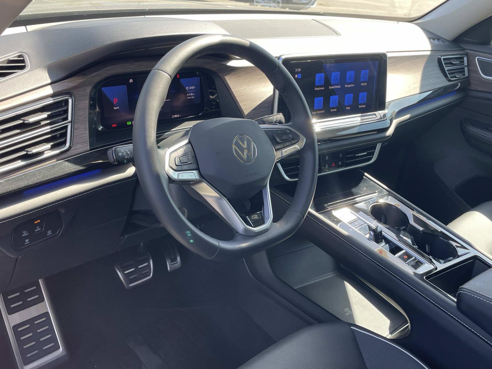Certified 2026 Volkswagen Atlas SEL Premium R-Line AWD/4WD image 7