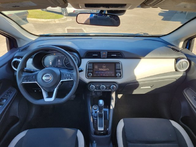 Used 2021 Nissan Versa SV FWD image 11