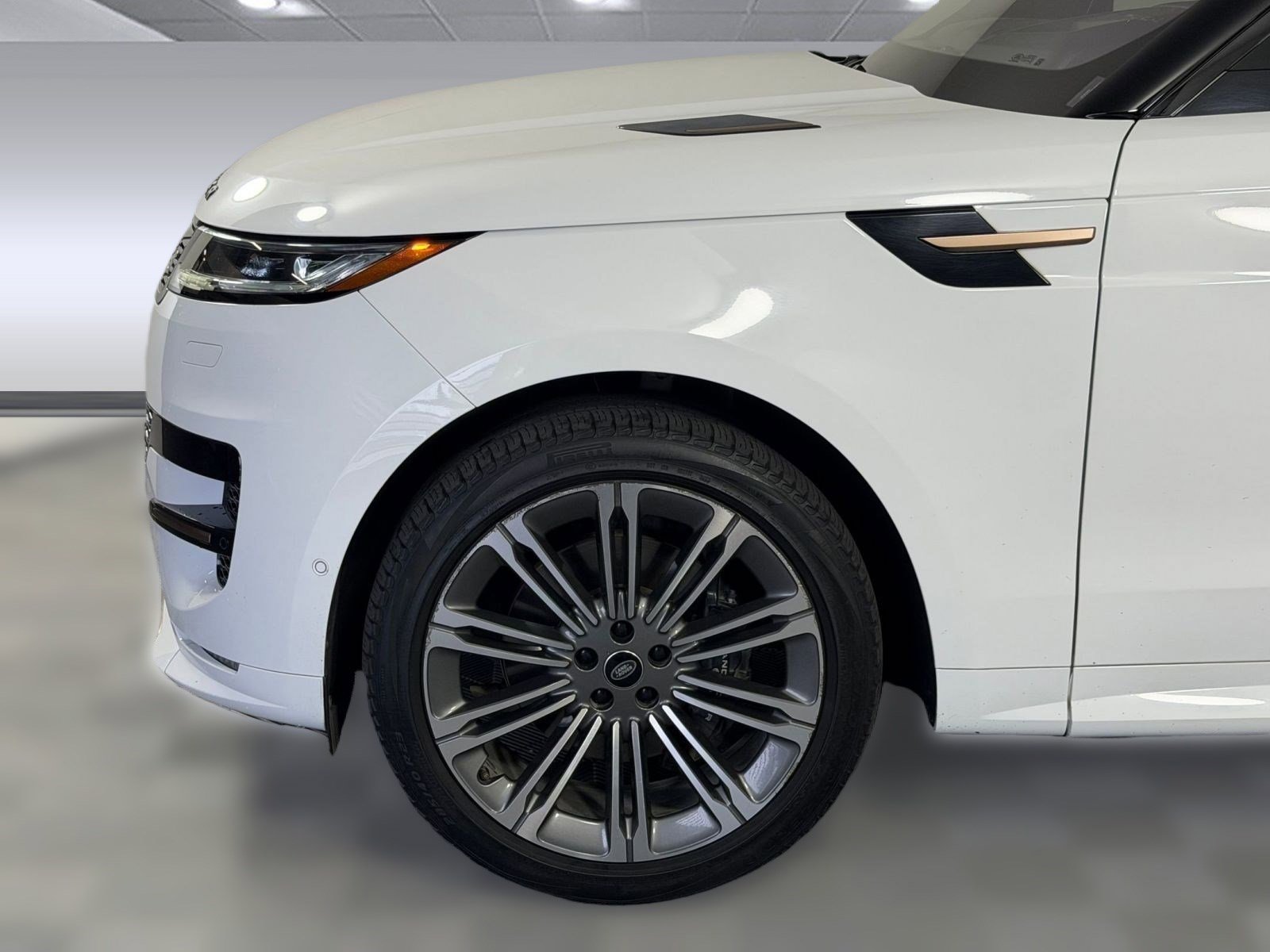 Used 2023 Land Rover Range Rover Sport SE Dynamic image 11