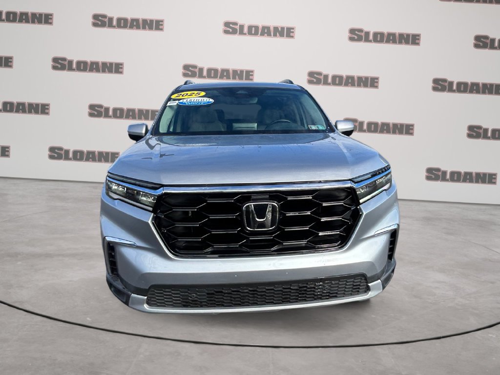 Certified 2025 Honda Pilot Touring image 8