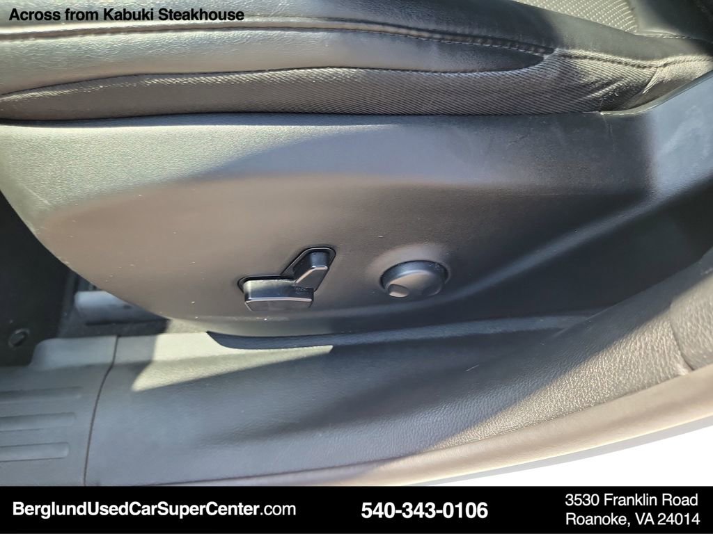 Used 2023 Jeep Cherokee Altitude Lux image 26