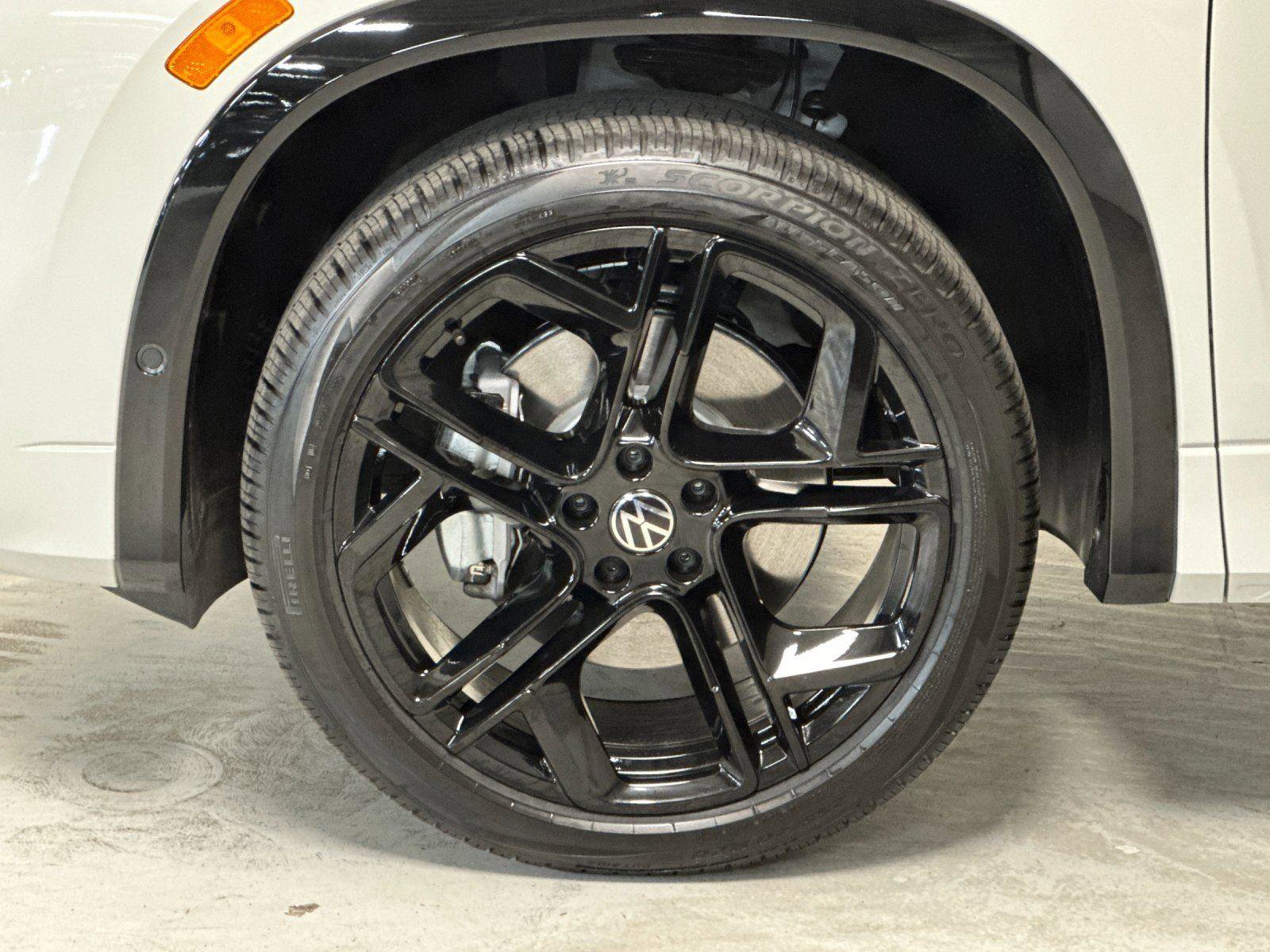 New 2026 Volkswagen Tiguan SE R-Line AWD/4WD image 24