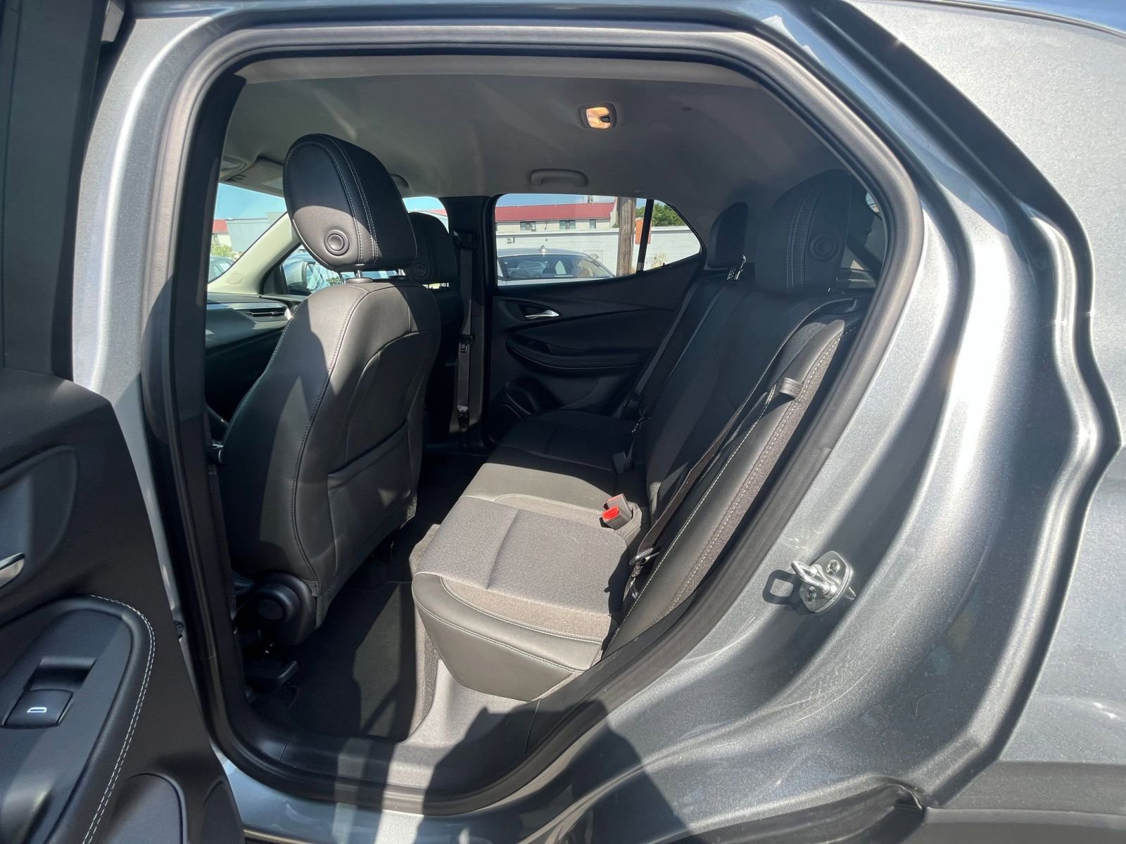 Used 2025 Buick Encore GX Preferred AWD/4WD image 23