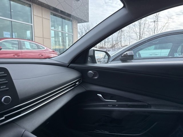 Certified 2023 Hyundai Elantra SEL w/ Winter Weather Package image 4