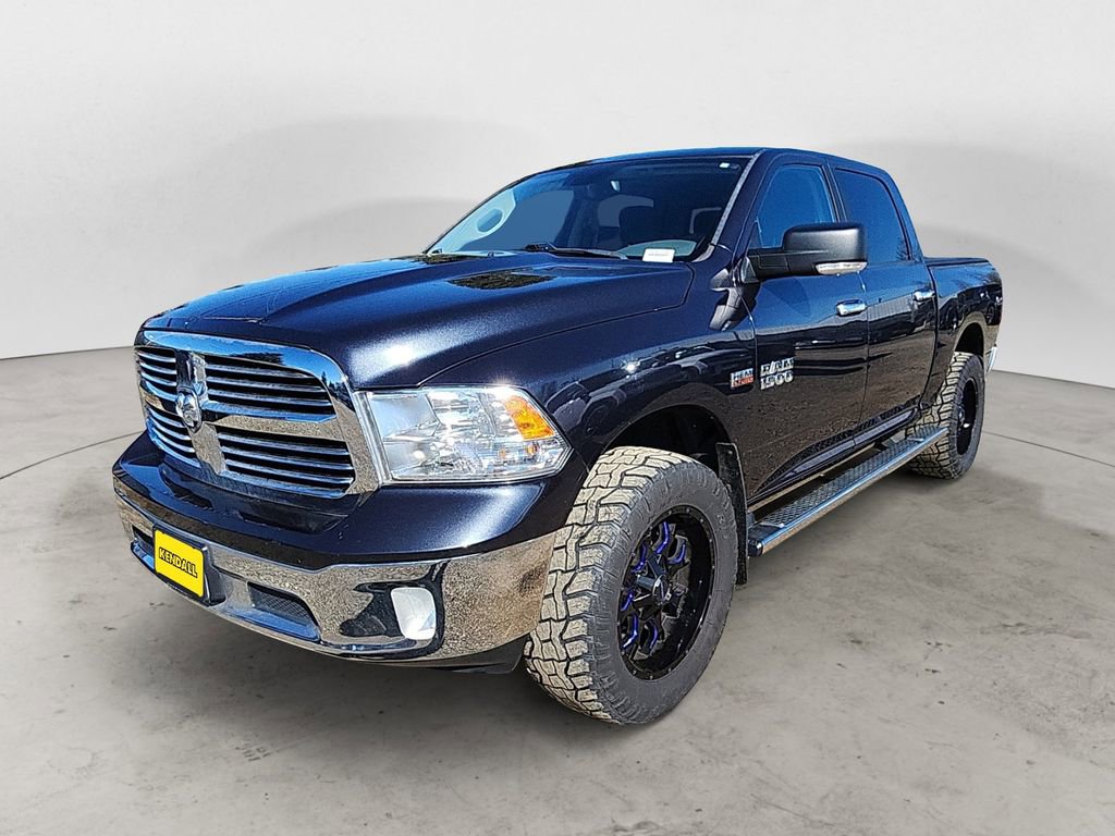 Used 2017 RAM 1500 Classic SLT w/ SLT Plus D￩cor Group image 1