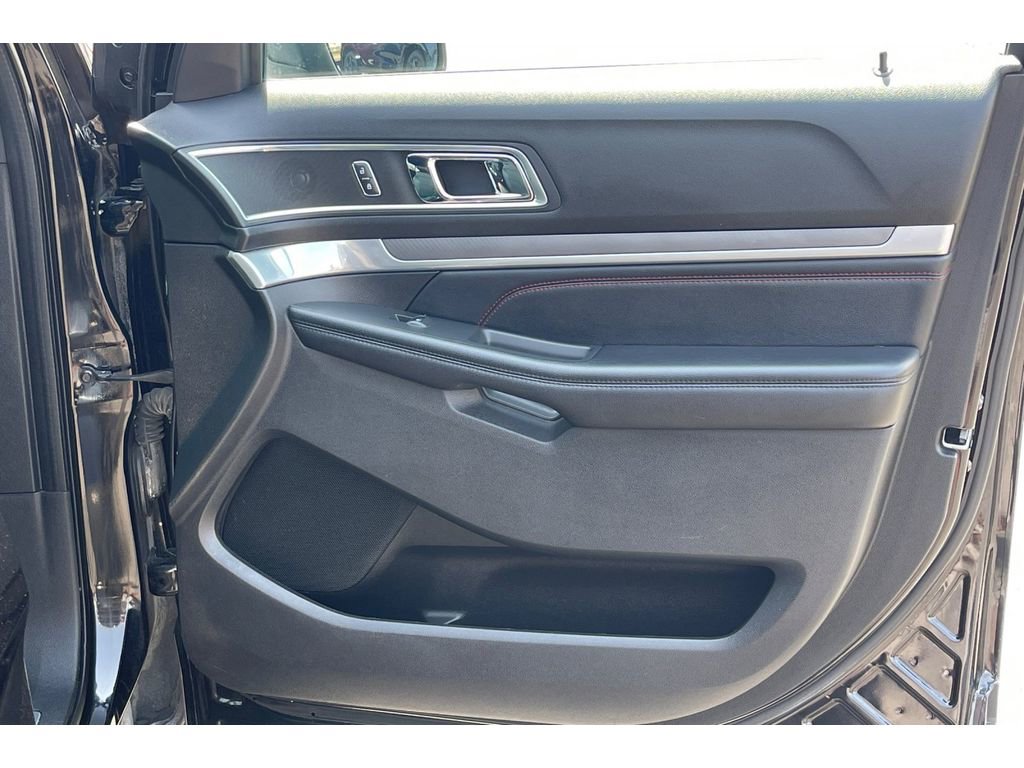 Used 2017 Ford Explorer Sport w/ Equipment Group 401A image 23