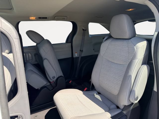 Certified 2022 Toyota Sienna LE w/ LE Plus Package AWD/4WD image 11