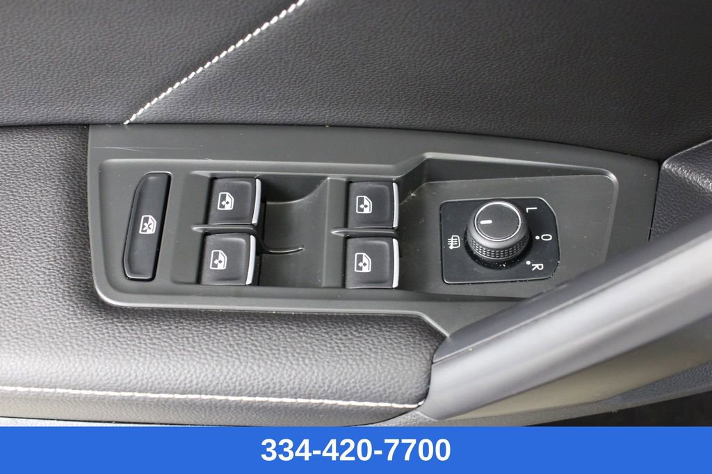 Certified 2023 Volkswagen Tiguan SE R-Line image 17