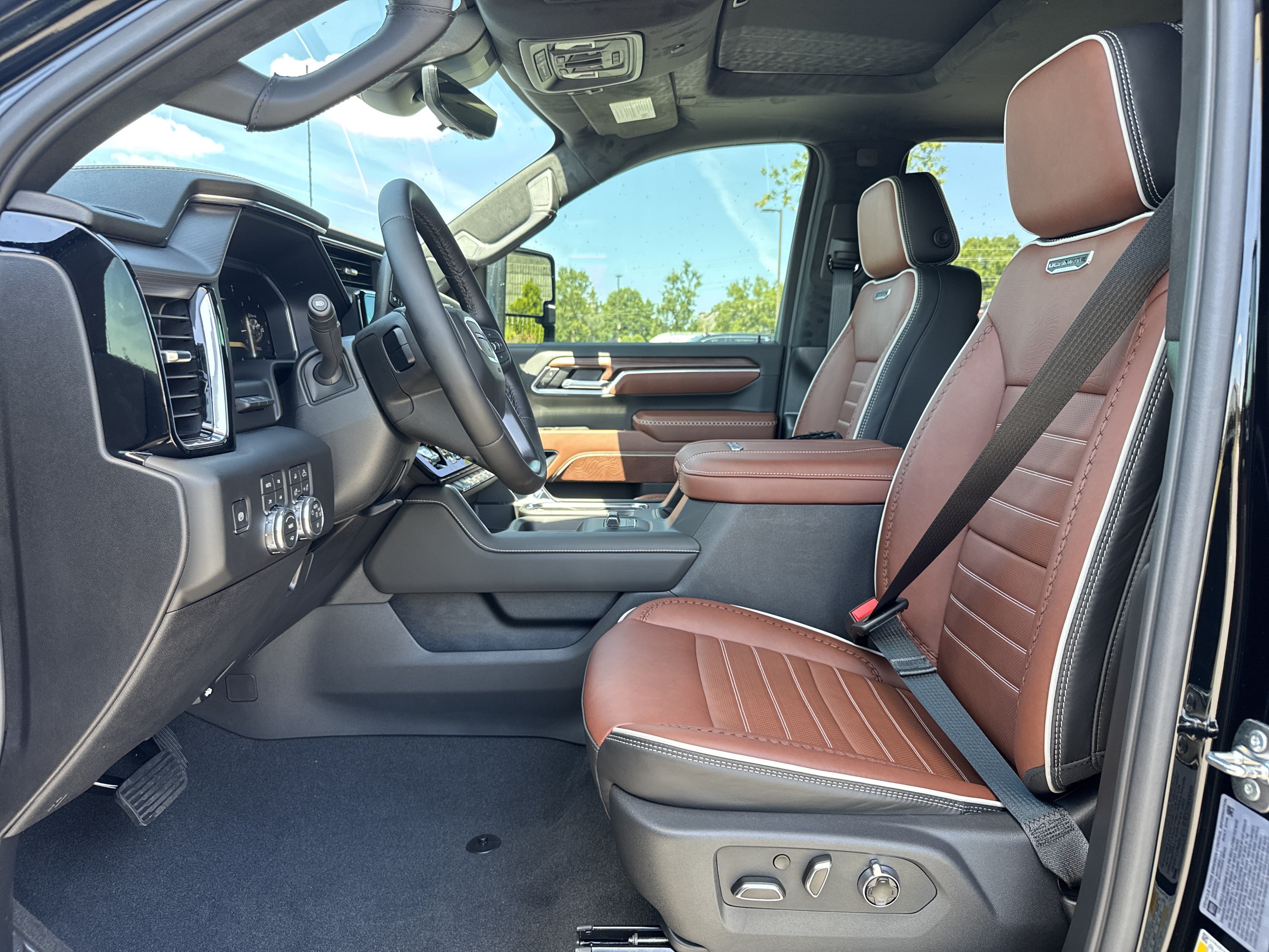 New 2026 GMC Sierra 2500 Denali Ultimate AWD/4WD image 17