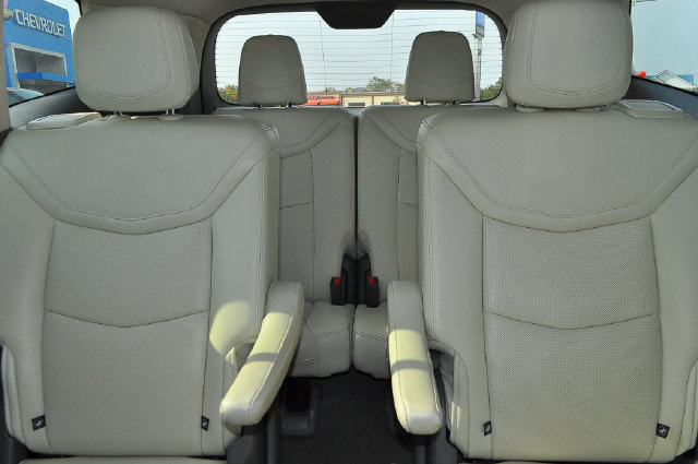Used 2025 Cadillac XT6 Premium Luxury w/ LPO, Floor Liner Package AWD/4WD image 13