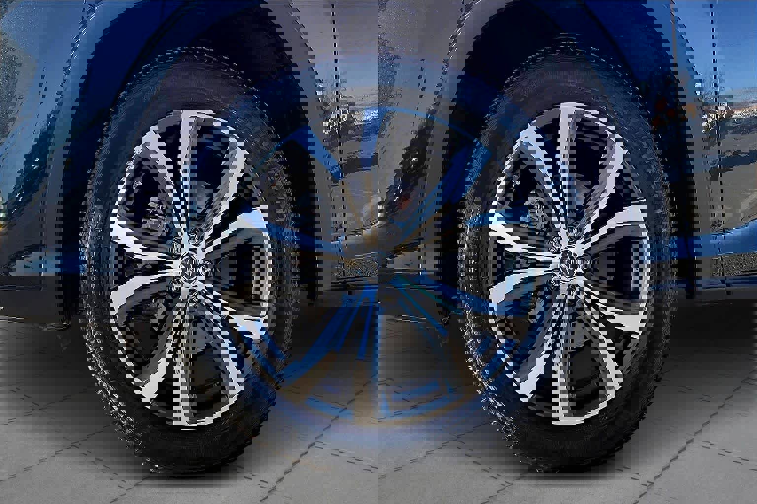 Used 2021 Lexus RX 350L Premium w/ Premium Package image 9