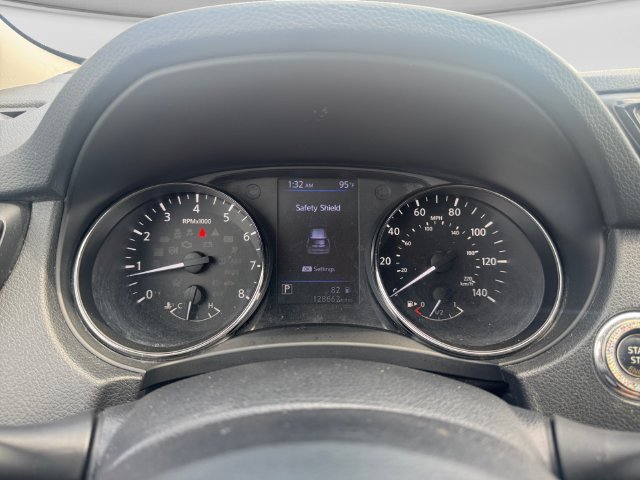Used 2018 Nissan Rogue SV FWD image 11