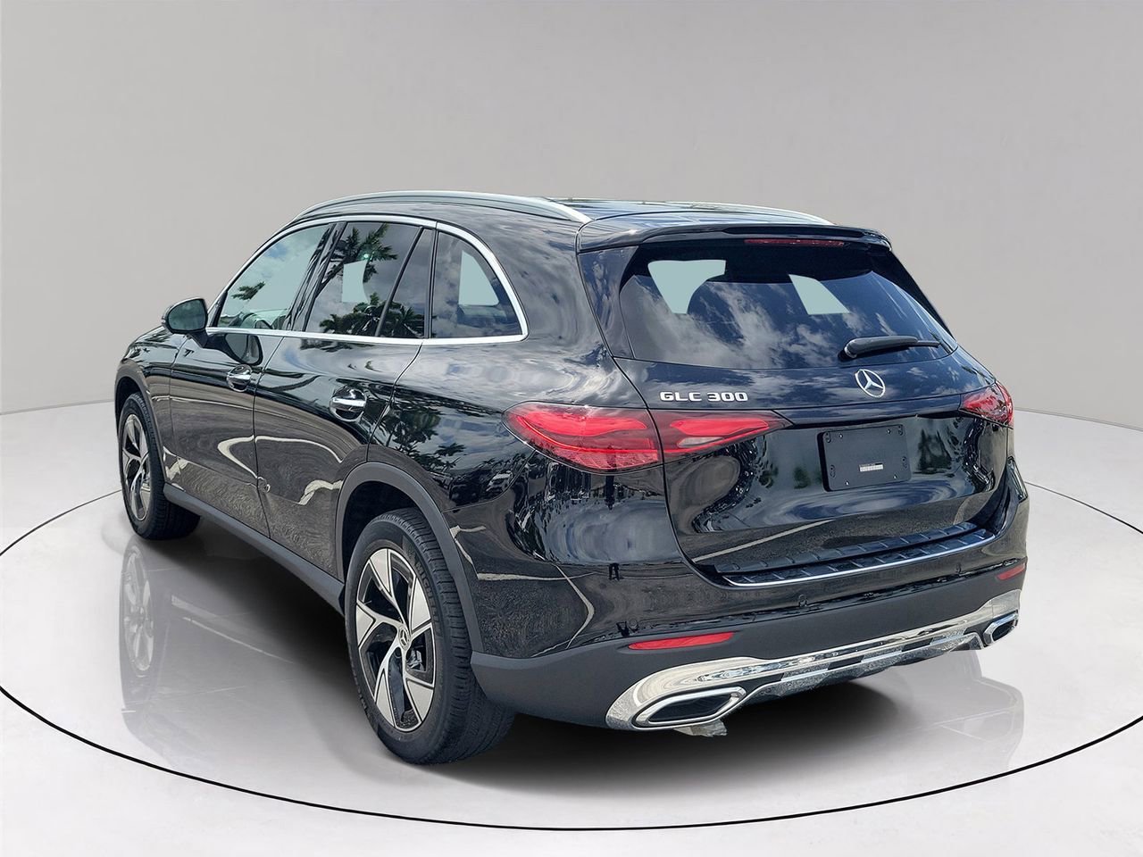 Certified 2024 Mercedes-Benz GLC 300 image 4