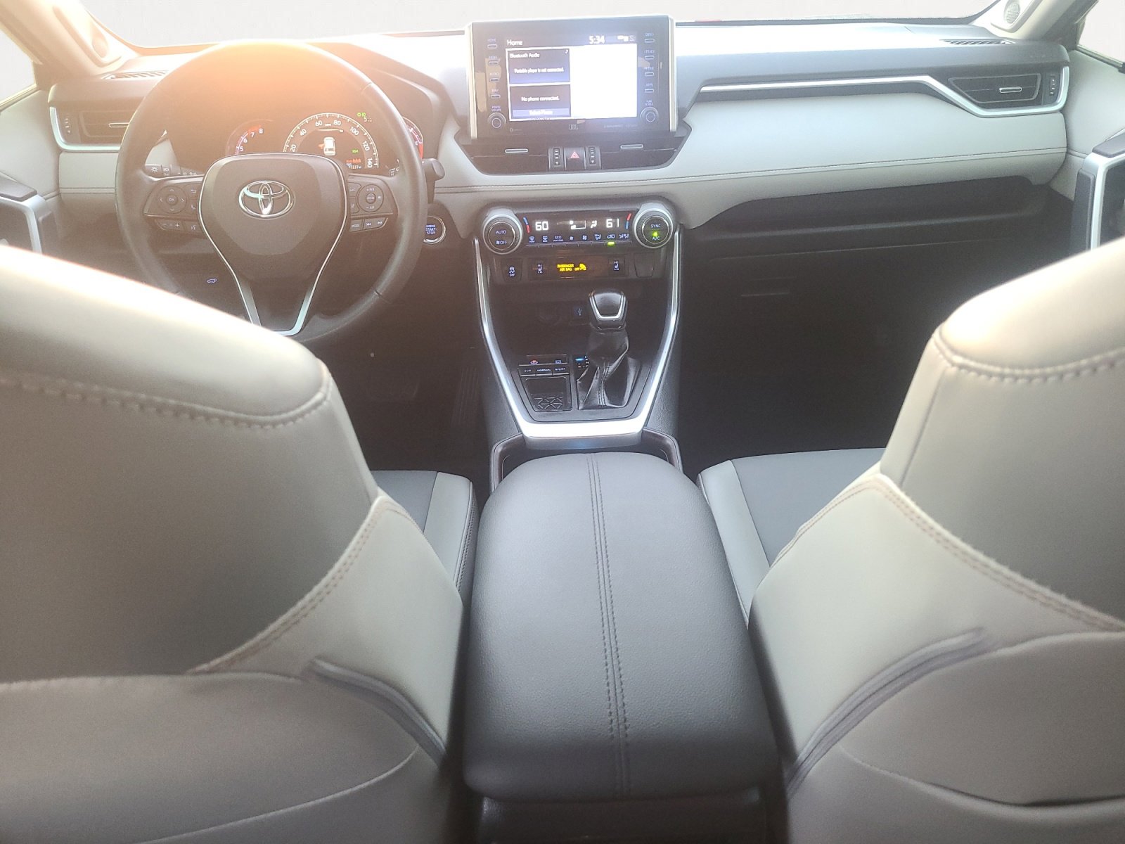 Used 2020 Toyota RAV4 Limited image 3