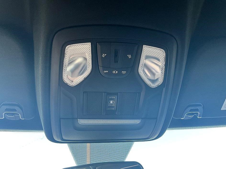 Used 2020 RAM 1500 Rebel image 29