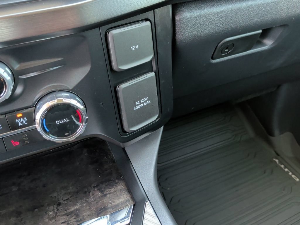 Used 2024 Ford F250 Lariat w/ Lariat Ultimate Package AWD/4WD image 32