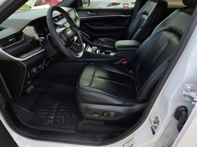 Used 2026 Jeep Grand Cherokee L Limited AWD/4WD image 23