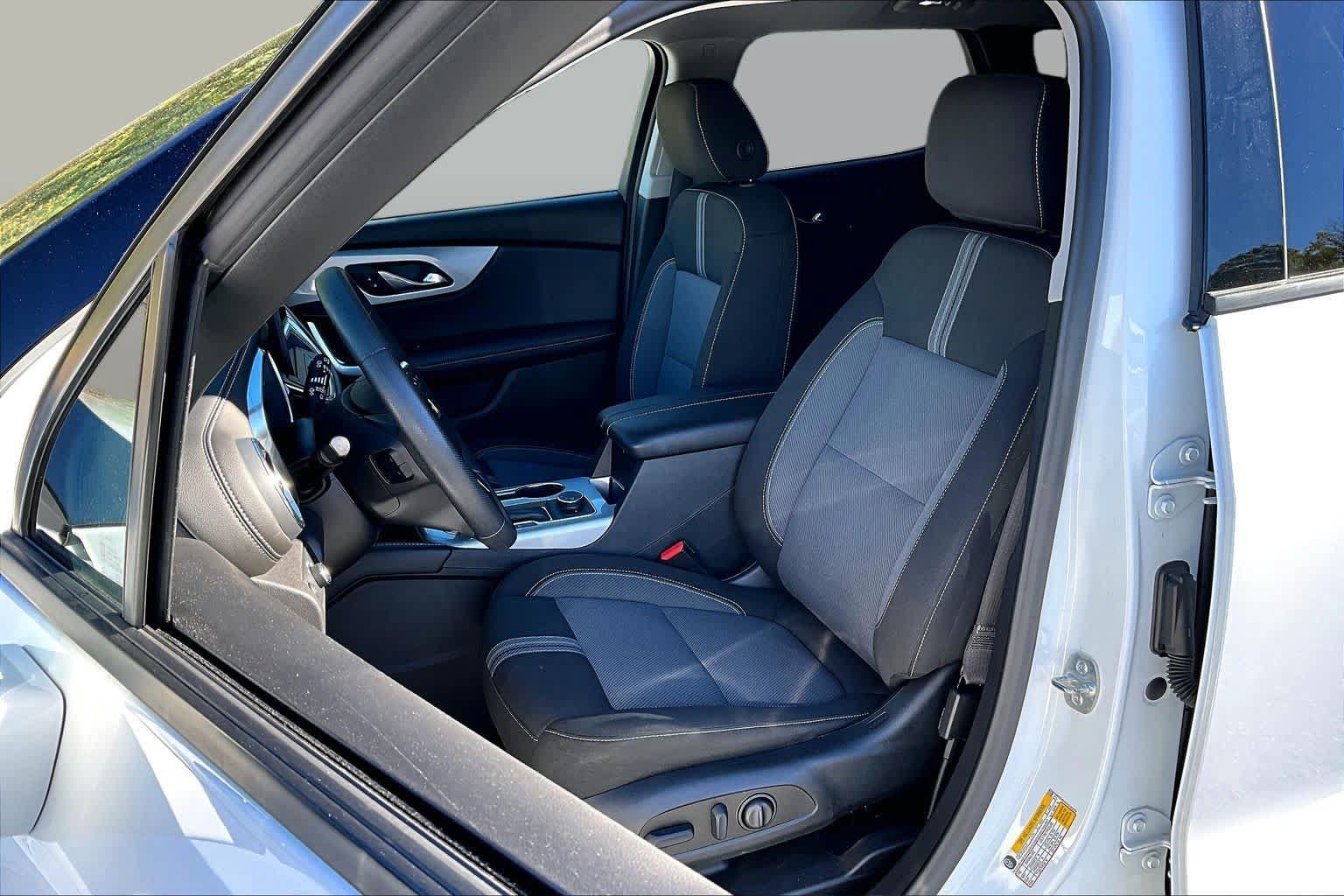 Used 2025 Chevrolet Blazer LT AWD/4WD image 7
