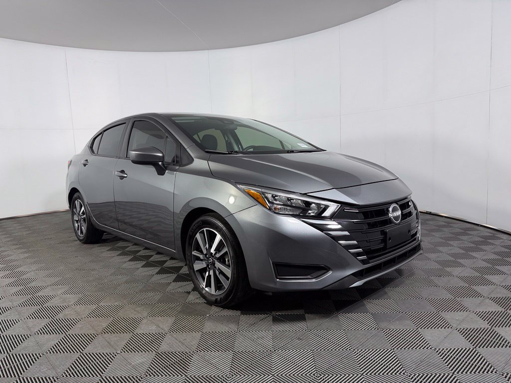 Used 2025 Nissan Versa SV FWD image 5