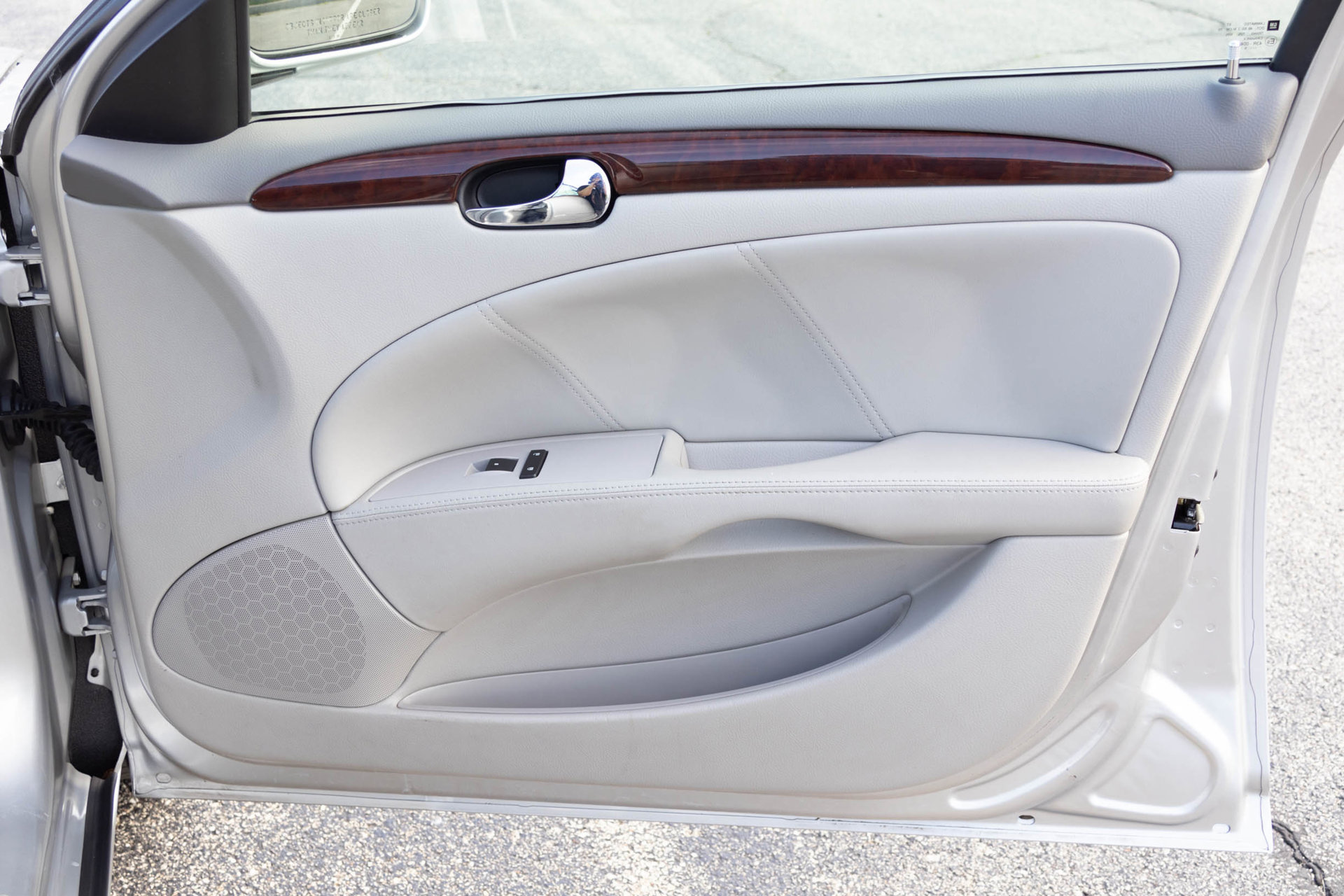 Used 2009 Buick Lucerne CX FWD image 37