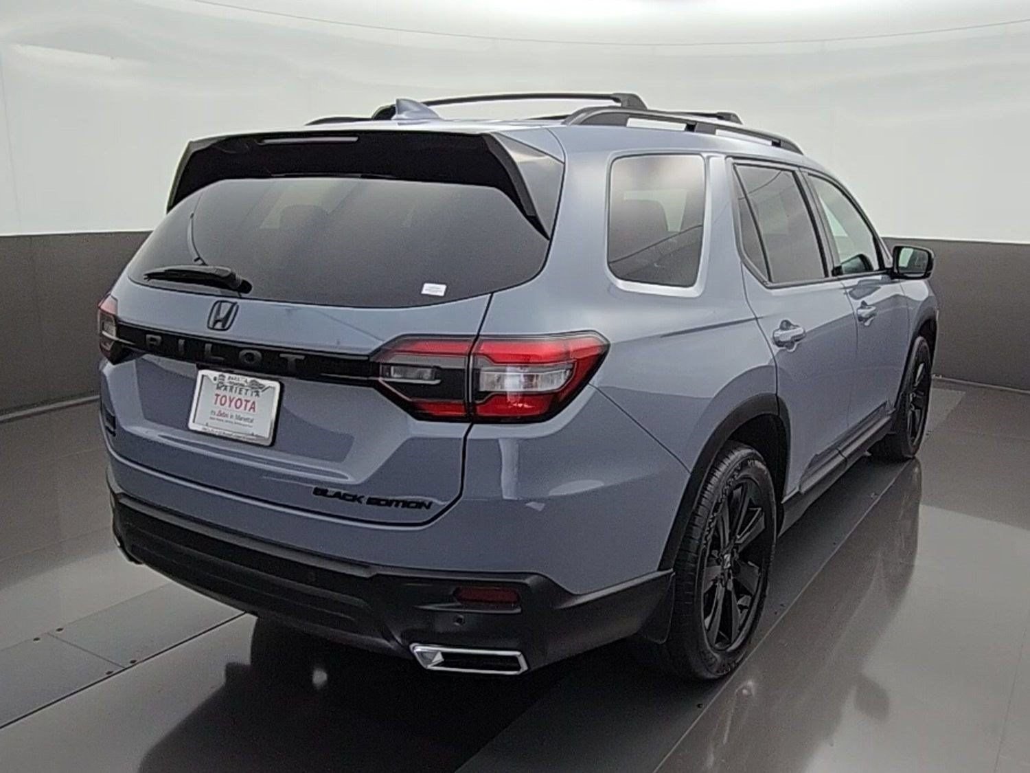 Used 2025 Honda Pilot Black Edition image 10