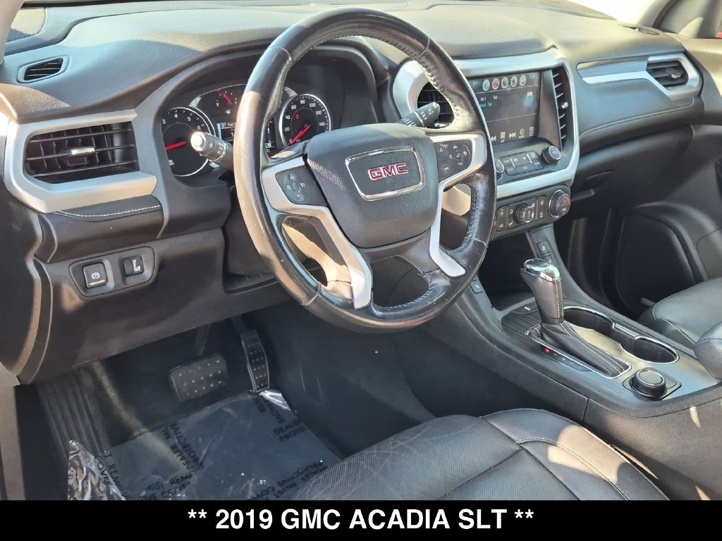 Used 2019 GMC Acadia SLT w/ Black Edition FWD image 2