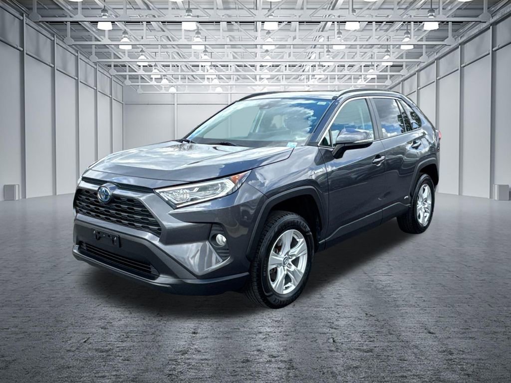 Used 2020 Toyota RAV4 XLE w/ Convenience Package AWD/4WD image 3