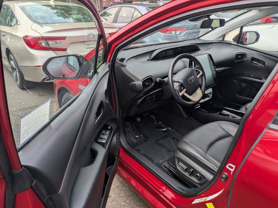 Used 2018 Toyota Prius Prime Premium w/ Carpet Mat Package FWD image 15