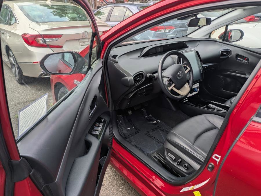Used 2018 Toyota Prius Prime Premium w/ Carpet Mat Package image 15
