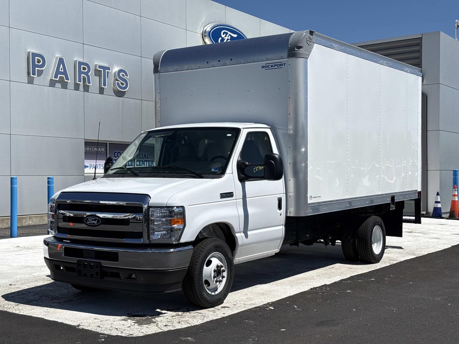 New 2027 Ford E-350 and Econoline 350 Super Duty w/ Power Equipment Group RWD image 7