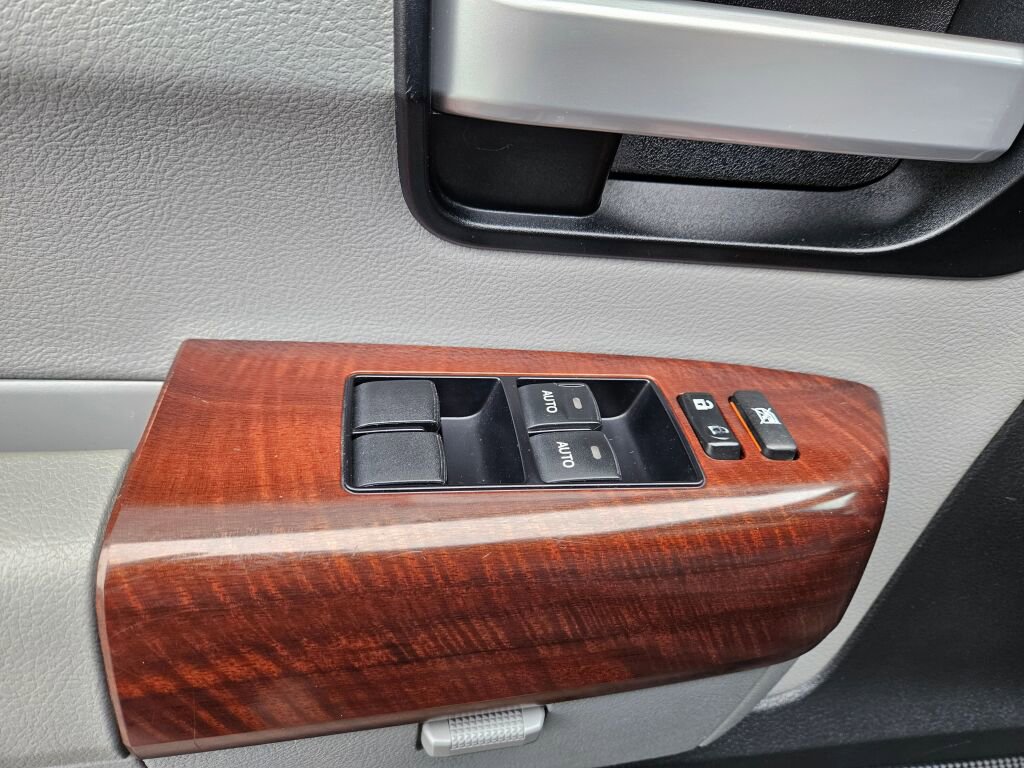 Used 2012 Toyota Sequoia Platinum image 28