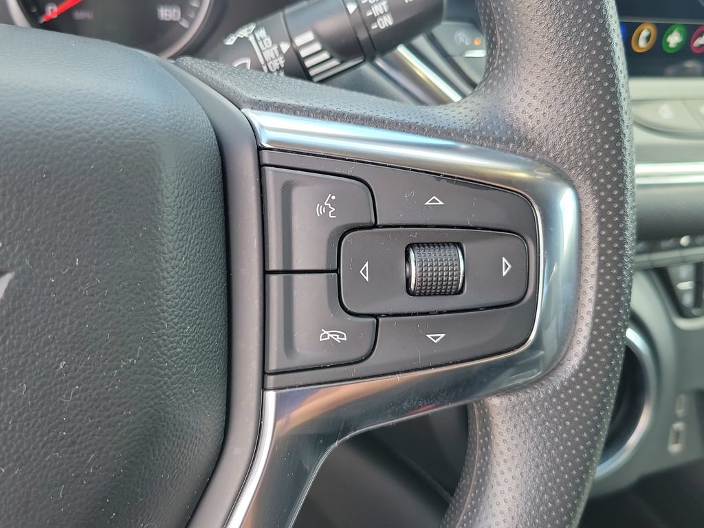 Used 2025 Chevrolet Blazer LT AWD/4WD image 17
