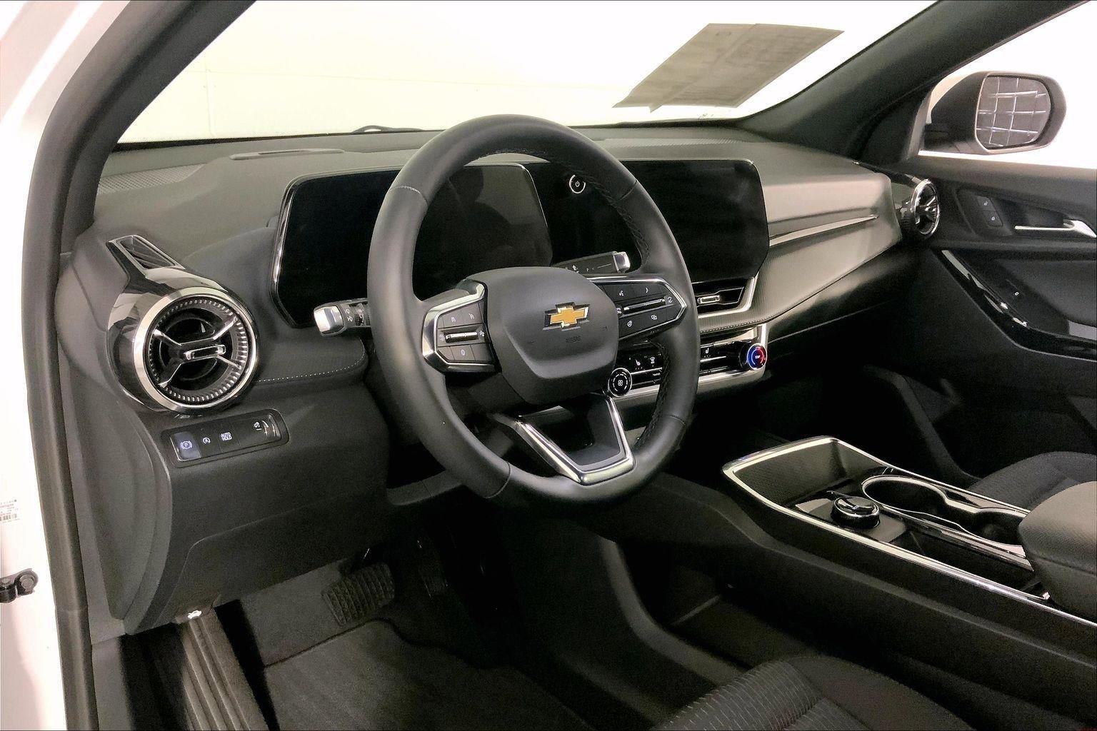 Used 2026 Chevrolet Equinox LT FWD image 14
