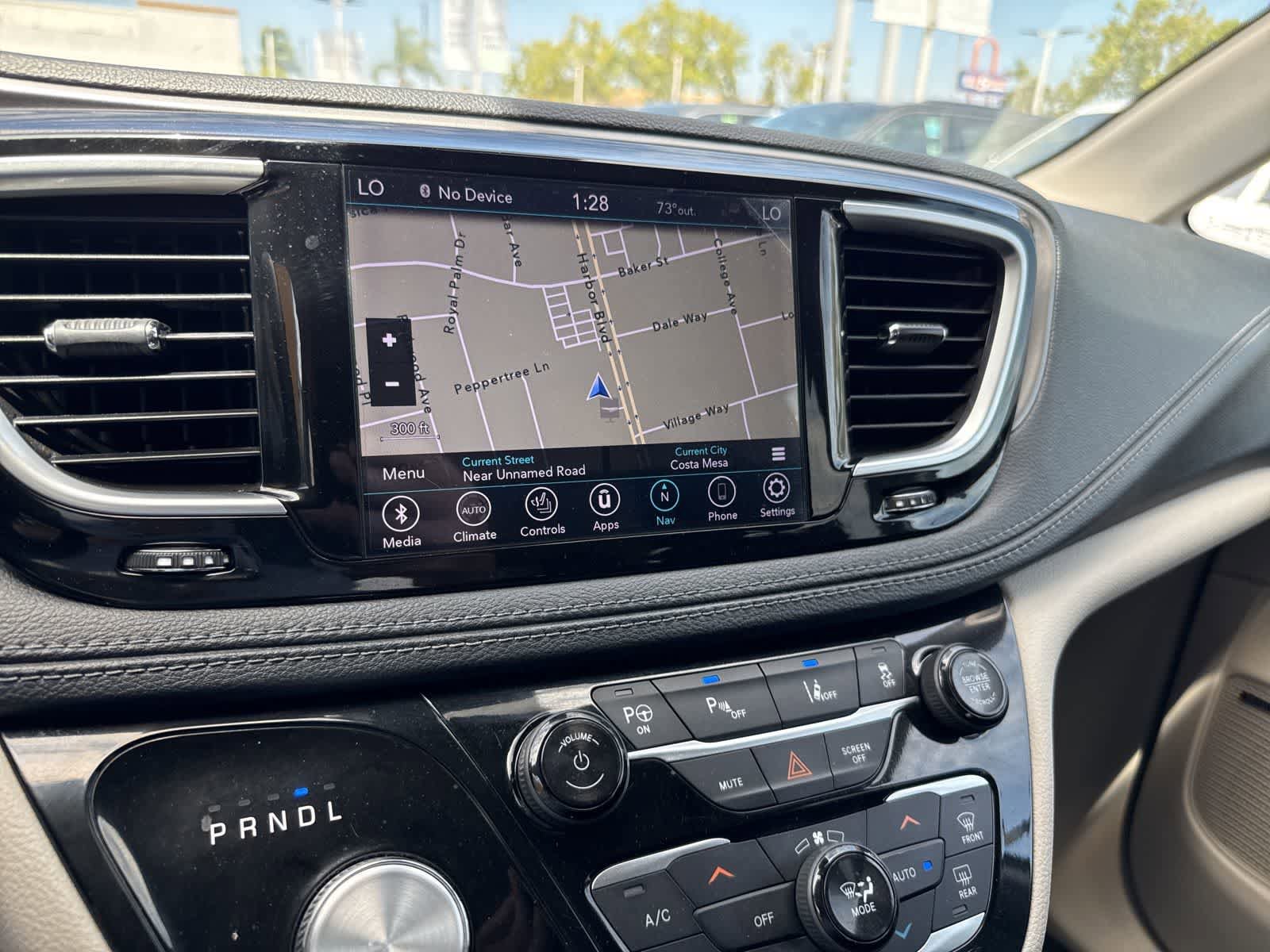 Used 2019 Chrysler Pacifica Limited w/ Advanced Safetytec Group FWD image 19