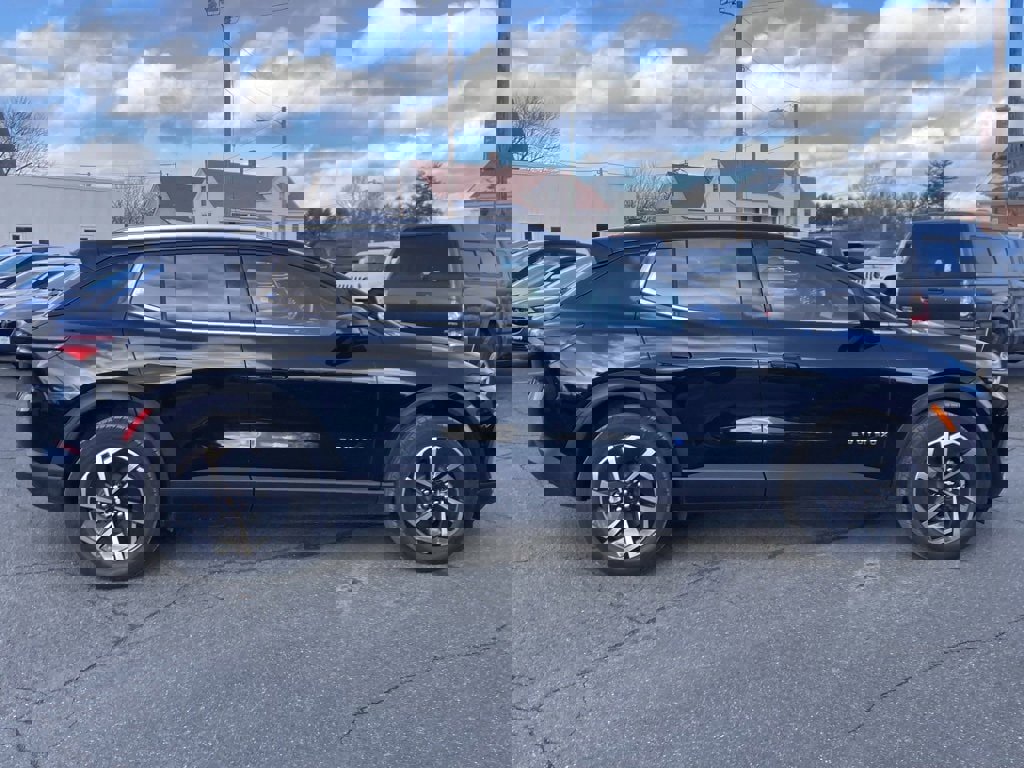 New 2026 Chevrolet Equinox EV LT image 8