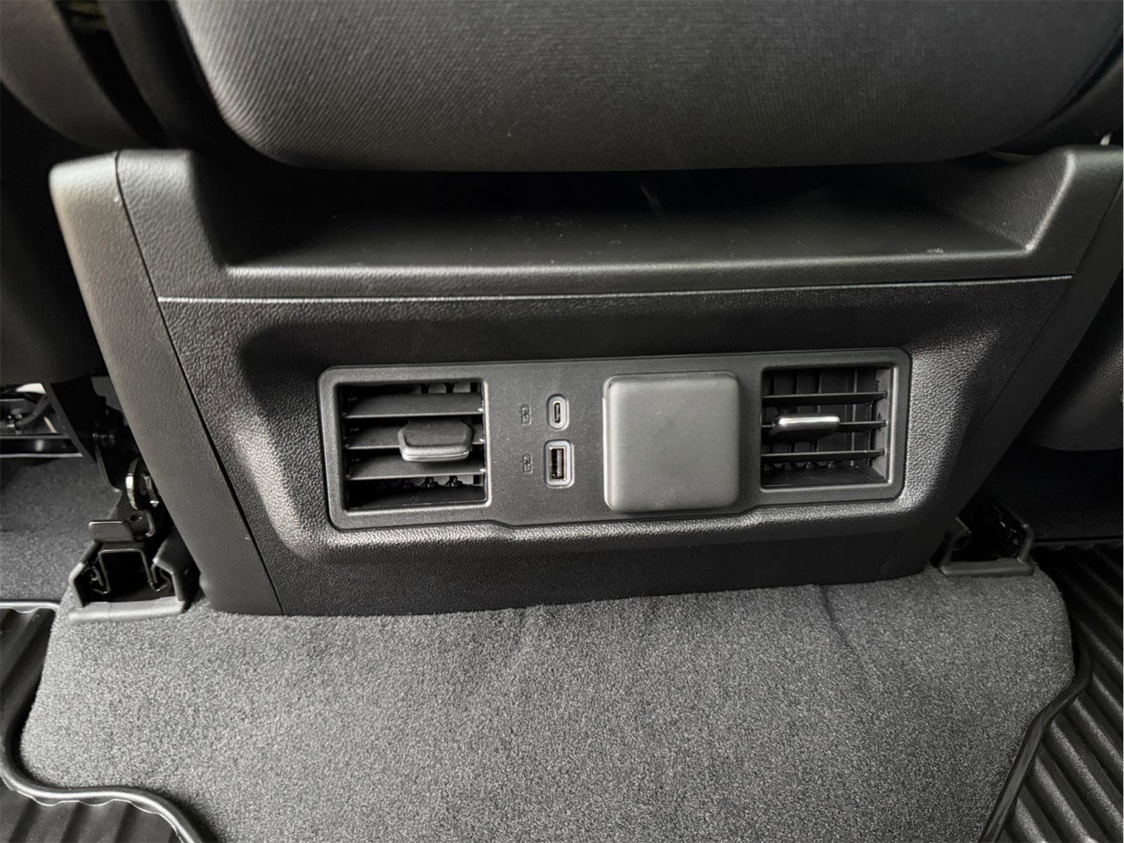 New 2026 GMC Sierra 1500 SLE w/ Preferred Package image 18