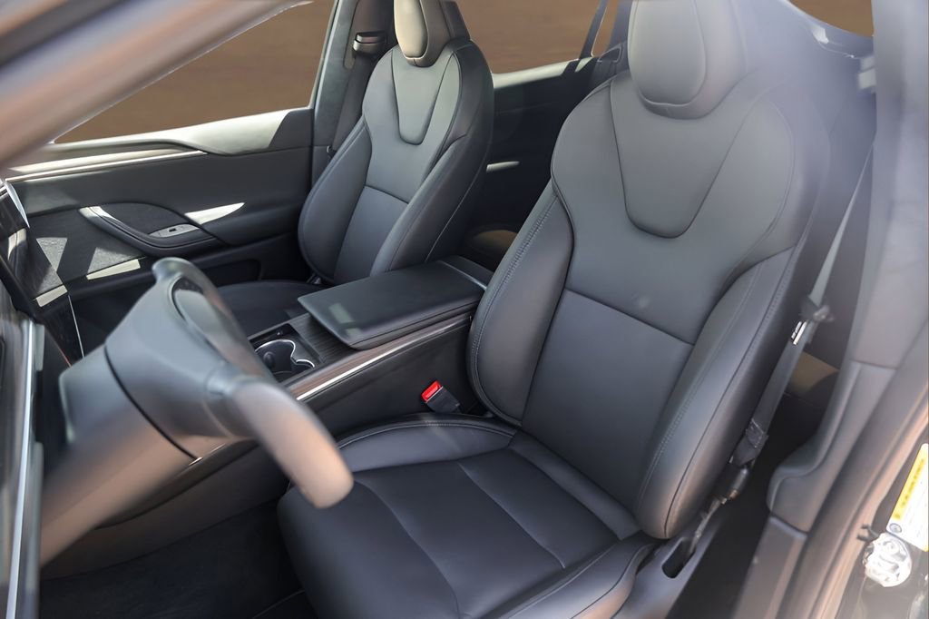 Used 2023 Tesla Model X image 7