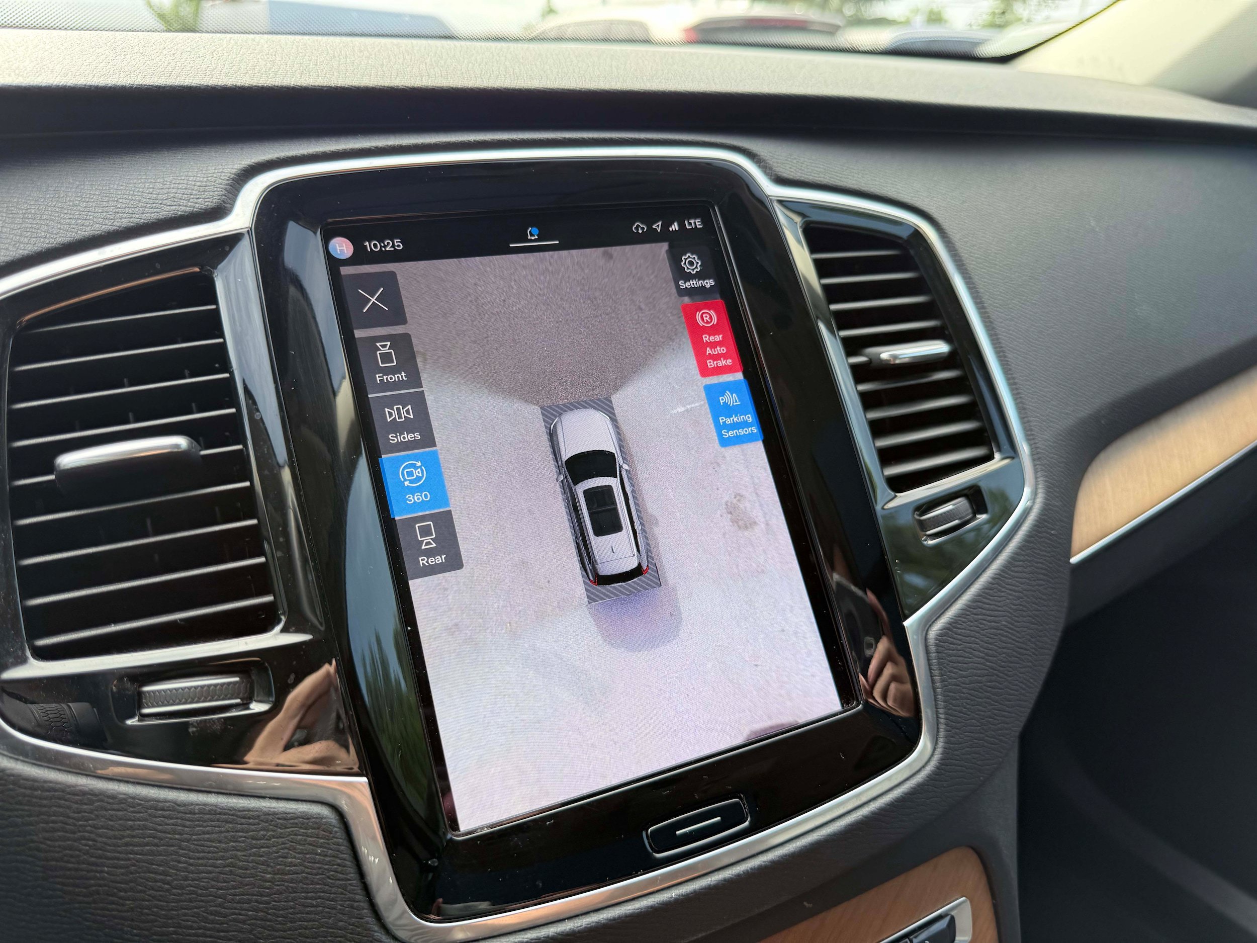 Certified 2023 Volvo XC90 T8 Plus AWD/4WD image 29