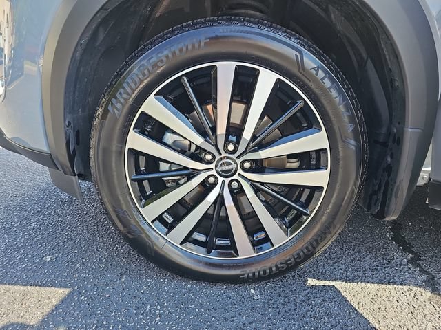 Used 2025 Nissan Pathfinder Platinum FWD image 36
