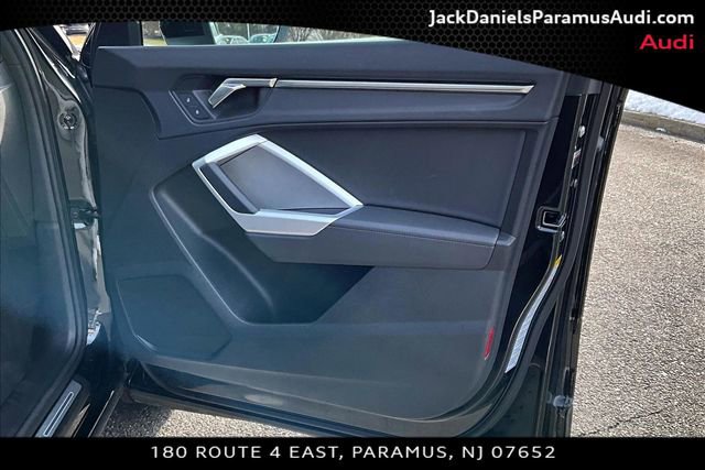 Used 2025 Audi Q3 2.0T Premium w/ Convenience Package image 16