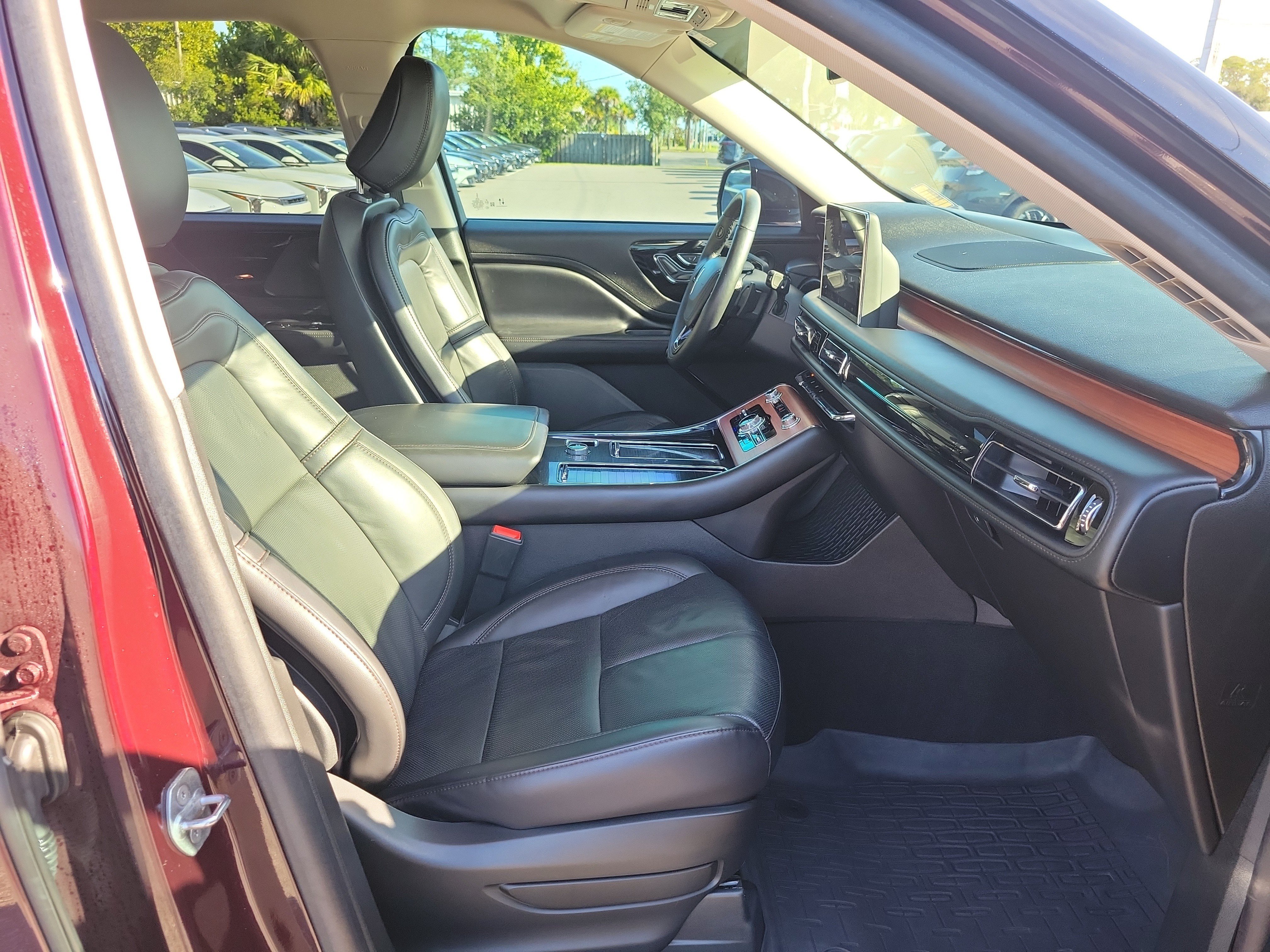 Used 2024 Lincoln Aviator Reserve w/ Equipment Group 201A RWD image 7