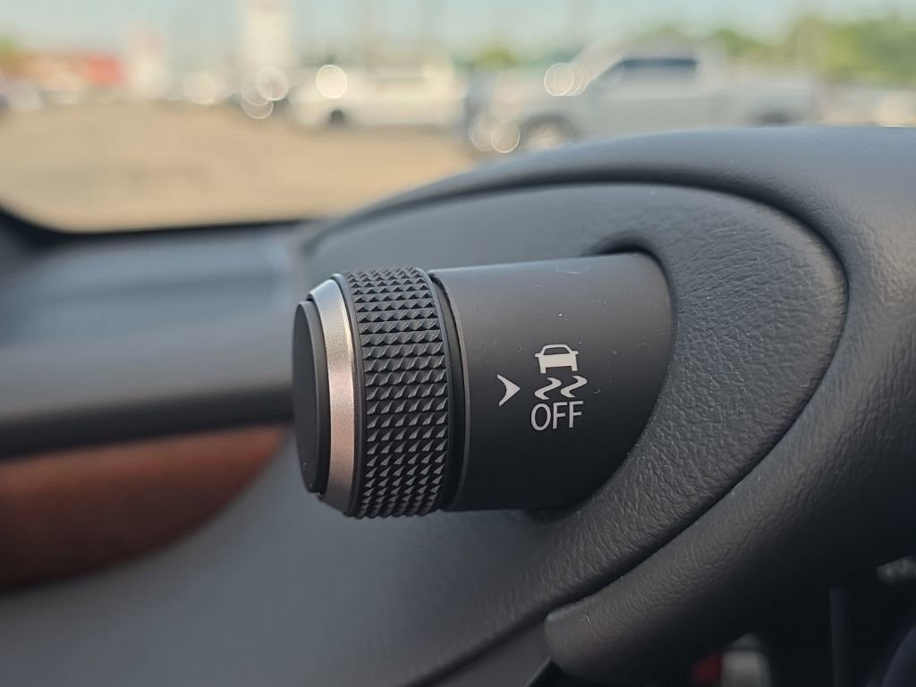 Used 2025 Lexus ES 300h F Sport w/ Accessory Package (Z2) FWD image 18