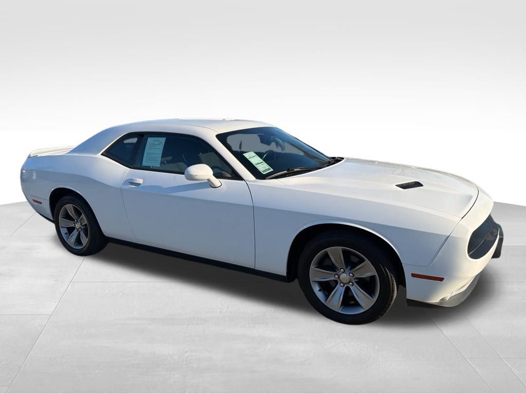 Used 2019 Dodge Challenger SXT image 8