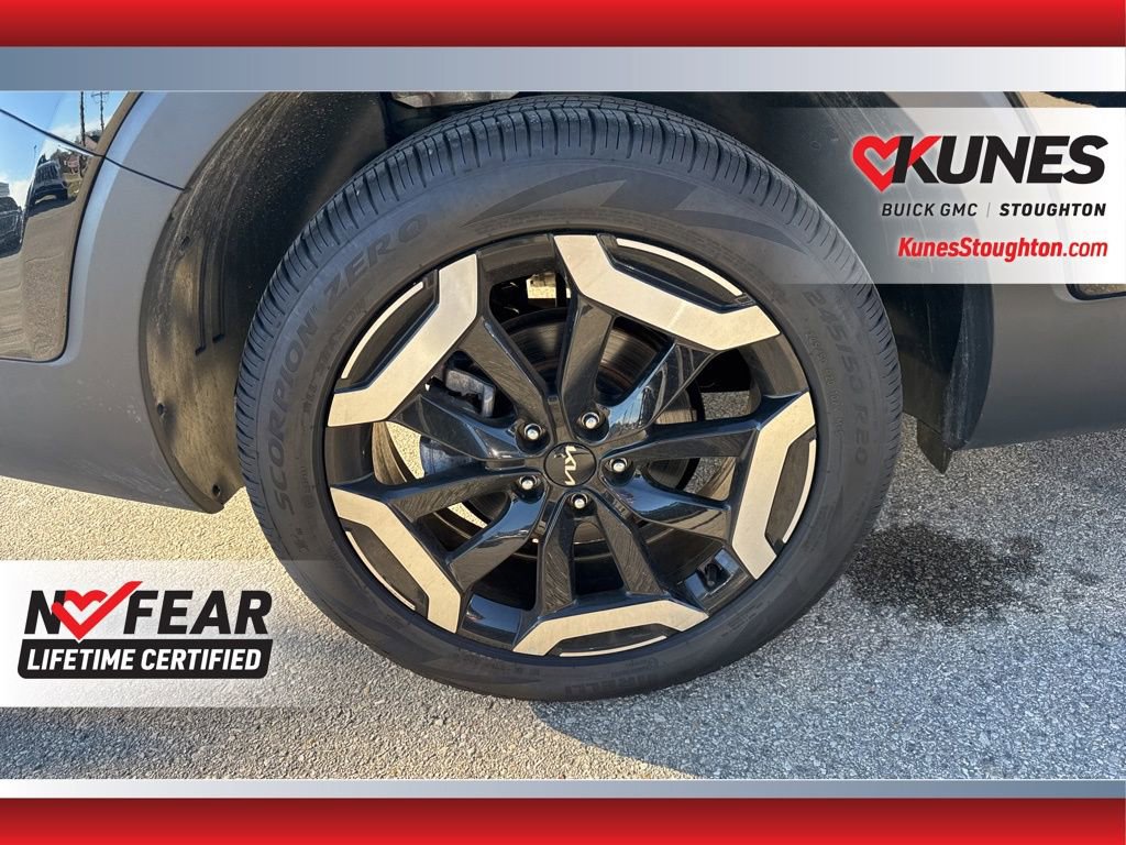 Used 2025 Kia Telluride S image 15