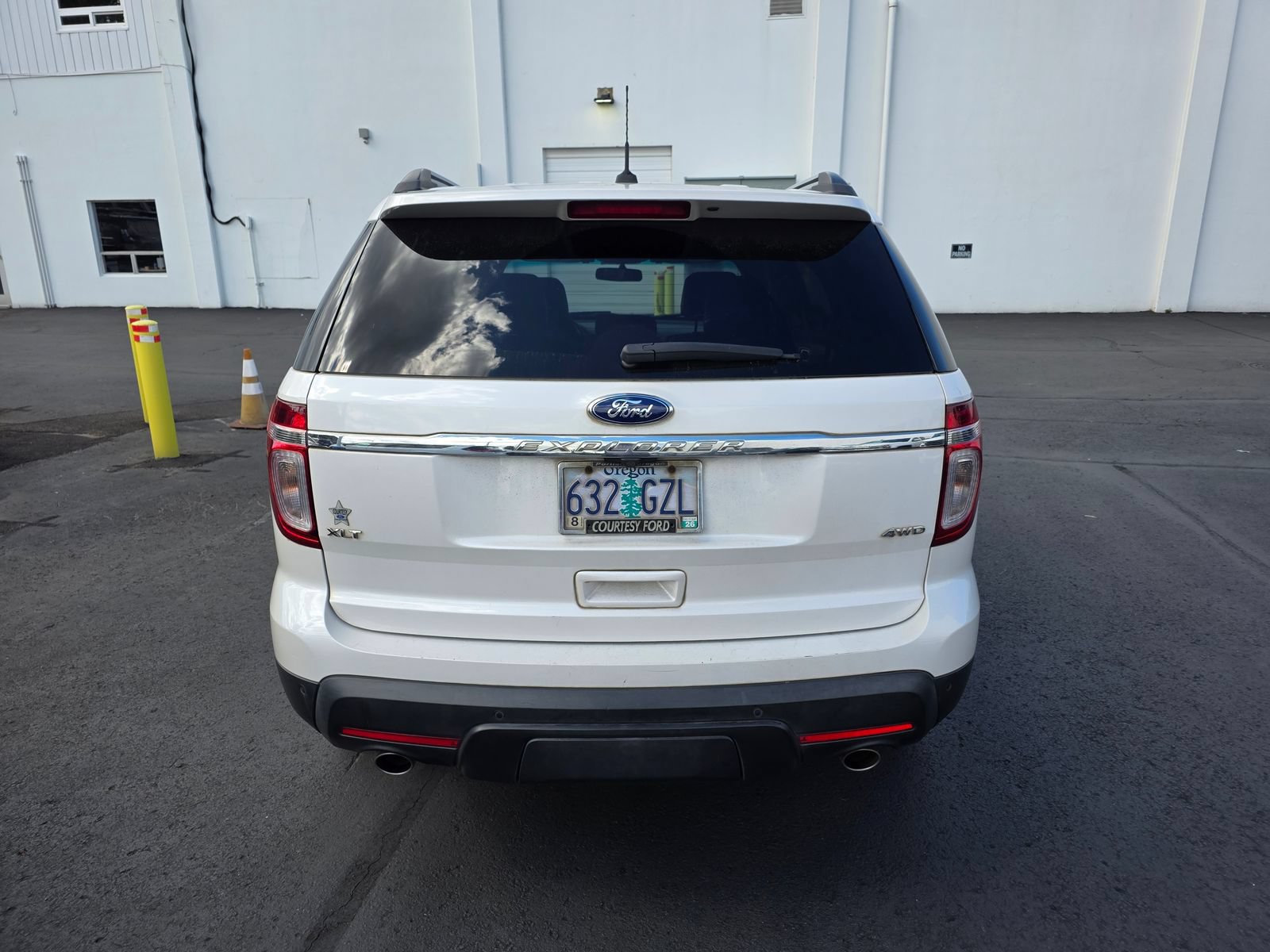 Used 2015 Ford Explorer XLT w/ Equipment Group 202A AWD/4WD image 6