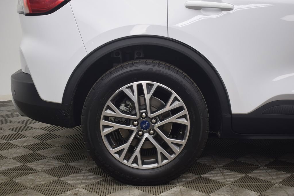 Used 2022 Ford Escape SEL image 32
