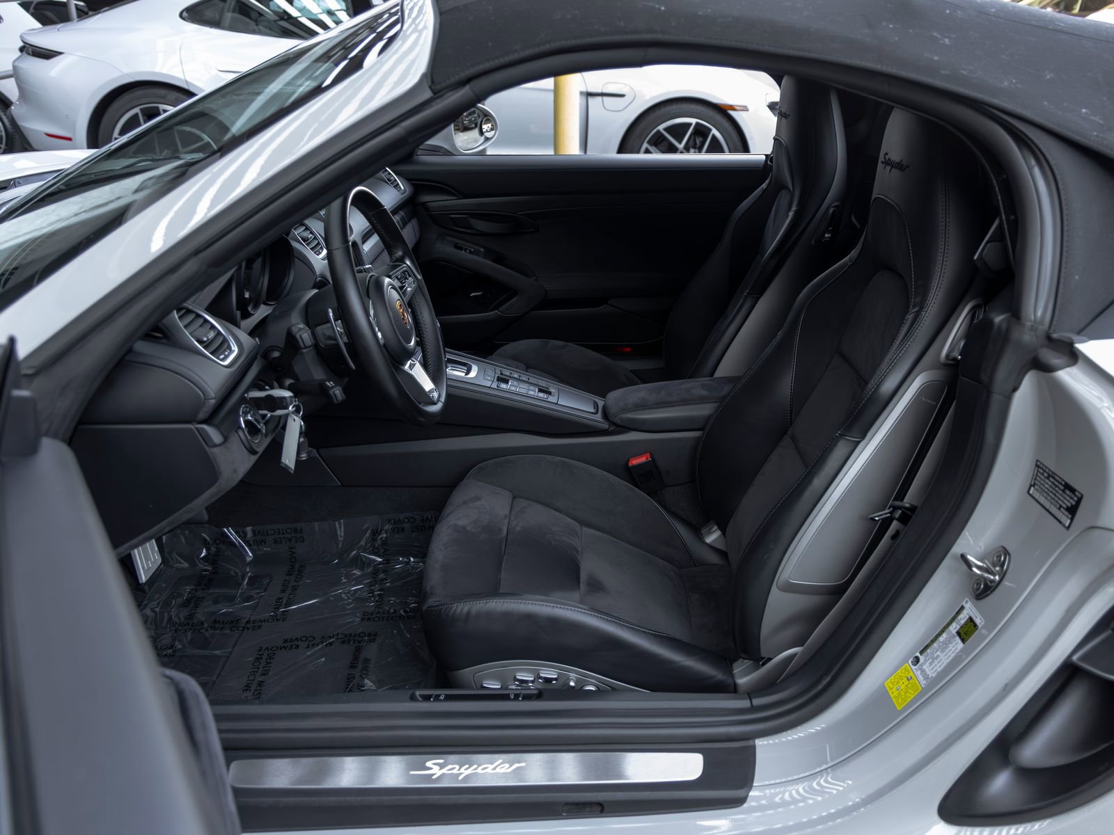 Used 2021 Porsche 718 Boxster Spyder RWD image 24